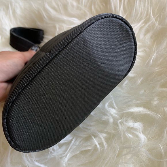 🌴Quilted Vintage Chanel Wristlet Nylon - Picture 8 of 8